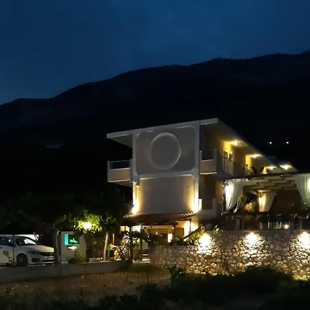 Christina Studio's Apartmán